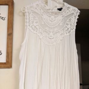 Sleeveless Lace/Chiffon Top